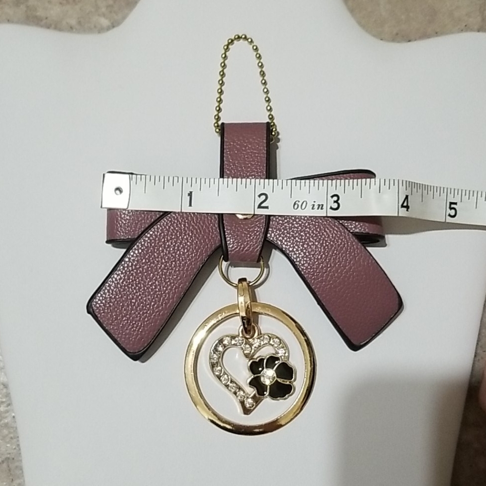 Oversized Bow Keychain - Picture 4 of 6